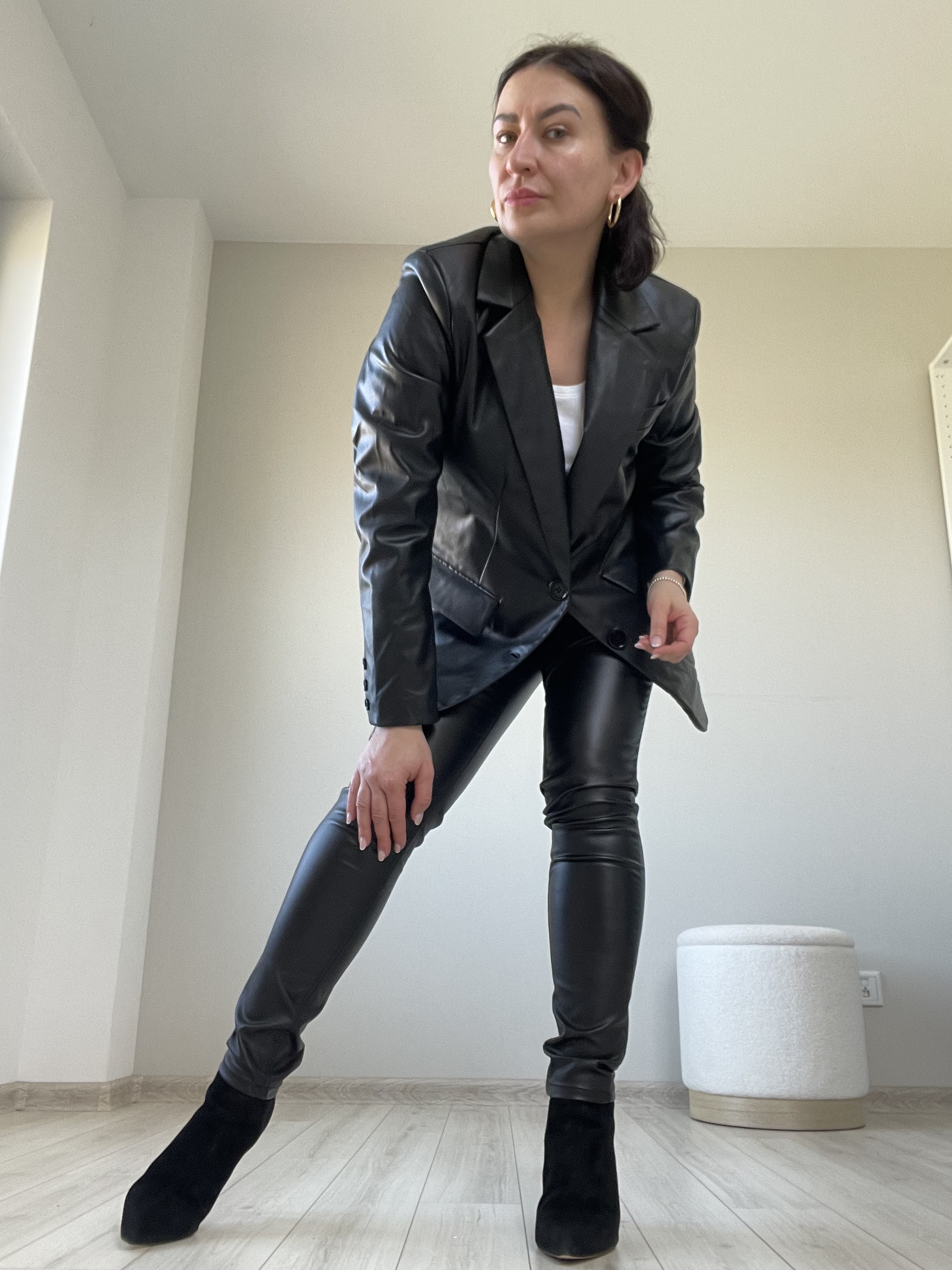 https://www.adriana-style.com/2024/04/leather-like-bonprix-black-look.html